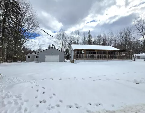 43 Main St, Roxbury, ME 04275