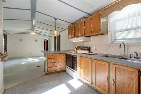 46 Cedar Dr, Warren, ME 04864 photo 8