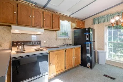 46 Cedar Dr, Warren, ME 04864 photo 11
