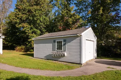 46 Cedar Dr, Warren, ME 04864 photo 2