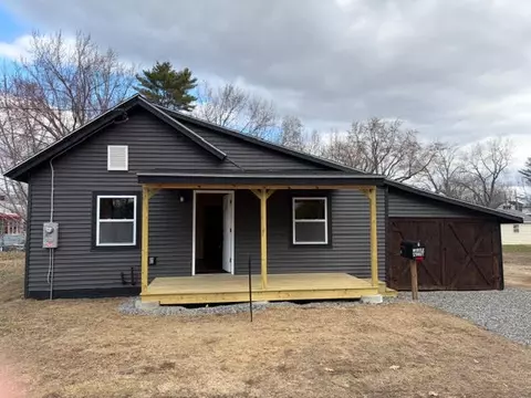 6 Myrtle St, Madison, ME 04950