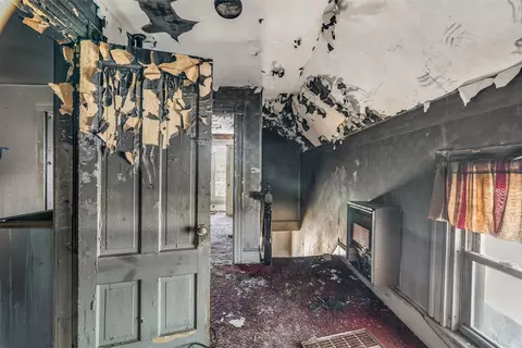 Entry Way - 128 Union St, Brewer, ME 04412 photo 2 of 3