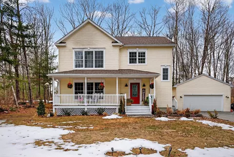 44 Stone Brooke Dr, Mechanic Falls, ME 04256