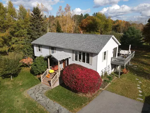 1013 Sunset Ave, Glenburn, ME 04401