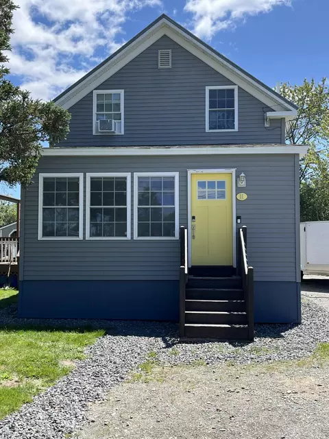 11 Coburn Ave E, Jackman, ME 04945