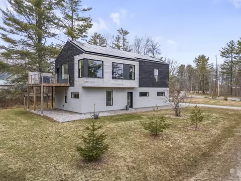 1 Cairn Hill Rd, Bowdoinham, ME 04008