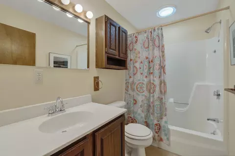 Bath - 45 E Shore Dr, Harrison, ME 04040 photo 2 of 3