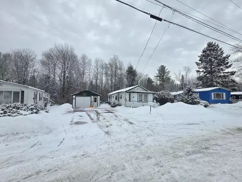 46 Cedar St, Millinocket, ME 04462