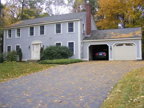60 Oakwood Dr, Yarmouth, ME 04096