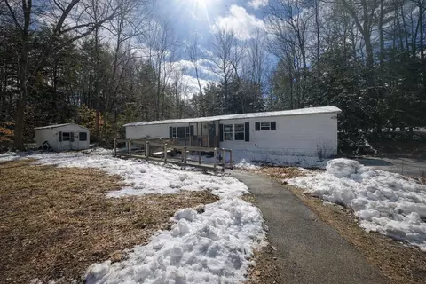 10 Carroll Ave, Standish, ME 04084