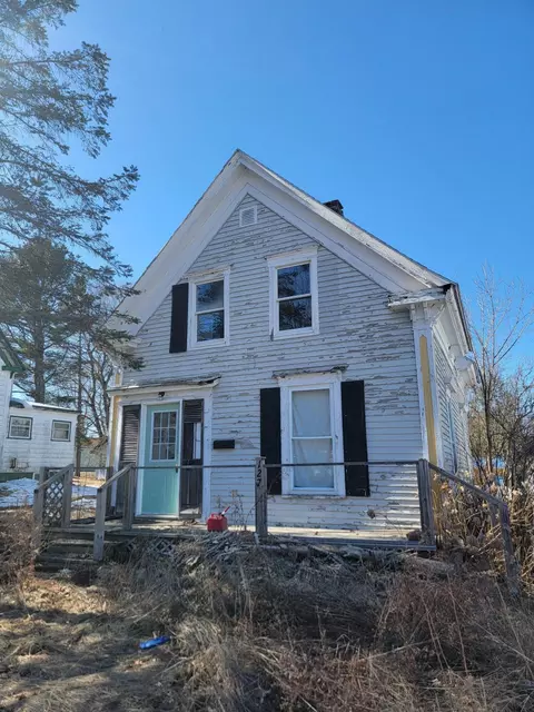 127 Union St, Calais, ME 04619
