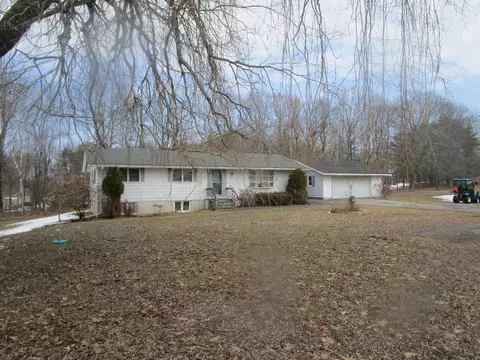 2371 Union St, Hermon, ME 04401