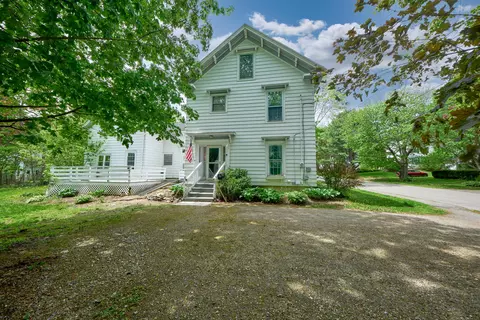 20 Chestnut St, Rockland, ME 04841