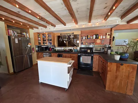 93 Youngtown Rd, Lincolnville, ME 04849