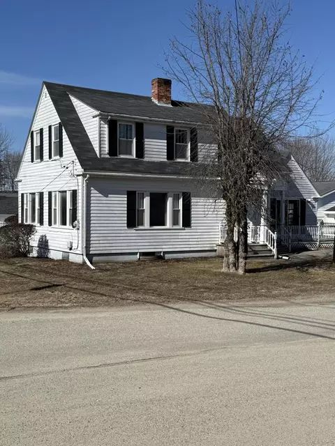 65 North St, Machias, ME 04654
