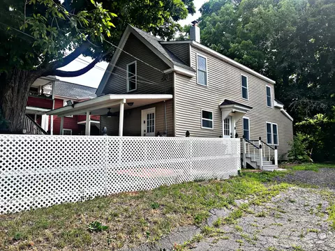 7 Washington St, Augusta, ME 04330