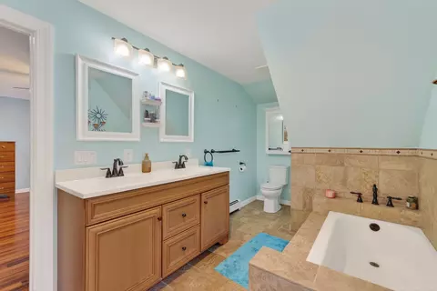 Bath - 24 Solomon Dr, Gorham, ME 04038 photo 2 of 3