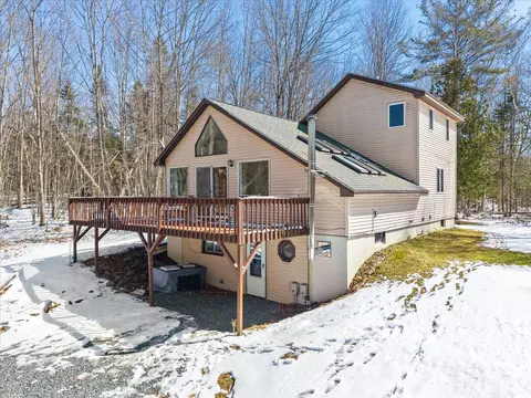 36 Mckinnon Rd, Bucksport, ME 04416