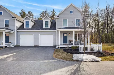 9 Webhannet Pl #7, Kennebunk, ME 04043