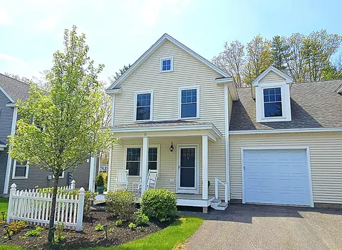 15 Webhannet Pl #10, Kennebunk, ME 04043