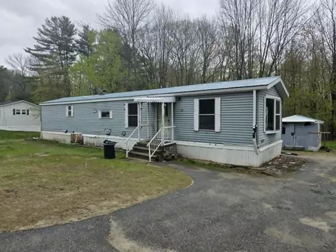 68 Middle Rd, Sabattus, ME 04280