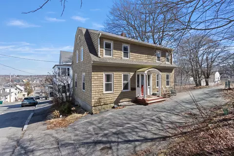 65 Pike St, Biddeford, ME 04005