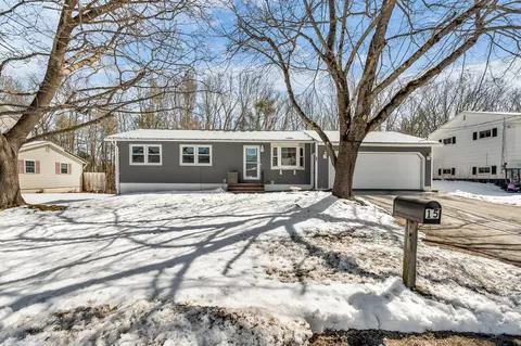 15 Mitchell St, Lewiston, ME 04240