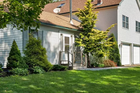 19 Russell Alice, Owls Head, ME 04854