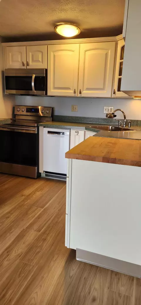 Kitchen - 718 Main St #A3, Ogunquit, ME 03907 photo 1 of 3