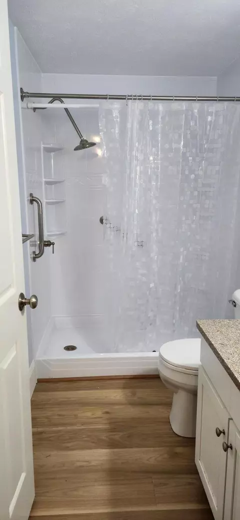 Bath - 718 Main St #A3, Ogunquit, ME 03907 photo 2 of 4