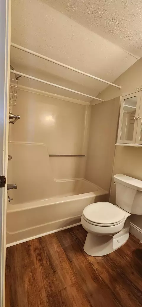 Bath - 718 Main St #A3, Ogunquit, ME 03907 photo 3 of 4