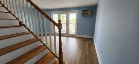 Living - 718 Main St #A3, Ogunquit, ME 03907 photo 2 of 5