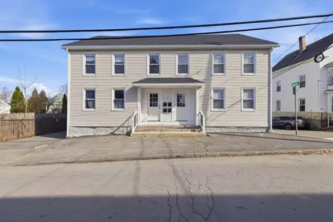 17 Wentworth St, Biddeford, ME 04005