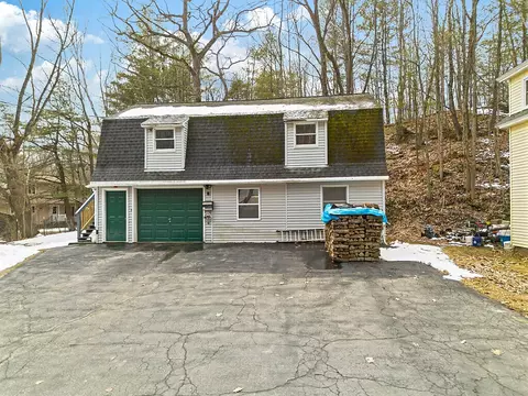 64 Boothby St, Augusta, ME 04330