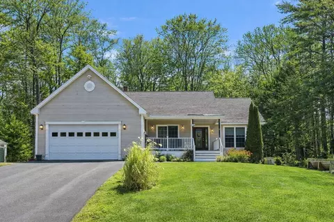 11 Merrill Dr, Harrison, ME 04040