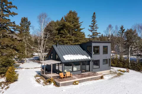 59 Greenland Cove Rd, Bremen, ME 04551