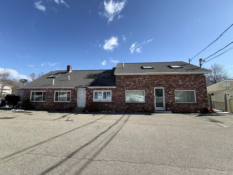 585 Maine Ave, Farmingdale, ME 04344