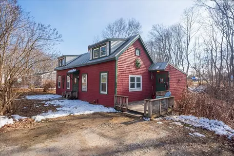40 Admontem Ave, Rockland, ME 04841