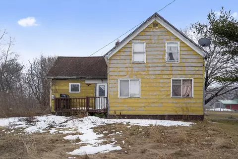 127 Houlton St, Patten, ME 04765