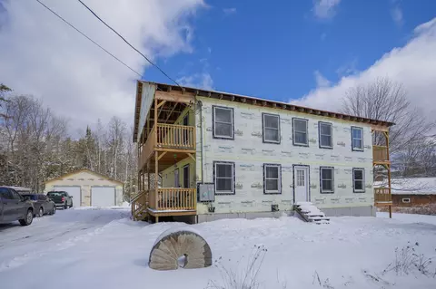 33 Lake St, New Vineyard, ME 04956