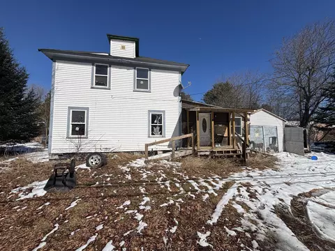 1053 Warren Hill Rd, Palmyra, ME 04965