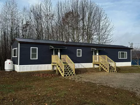 550 Troy Rd, Detroit, ME 04929