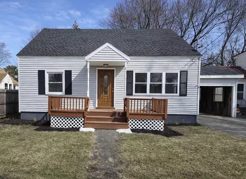 6 Liberty St, Fairfield, ME 04937