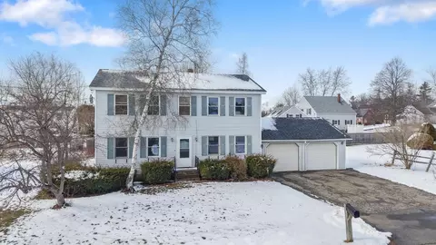 35 George St, Hampden, ME 04444