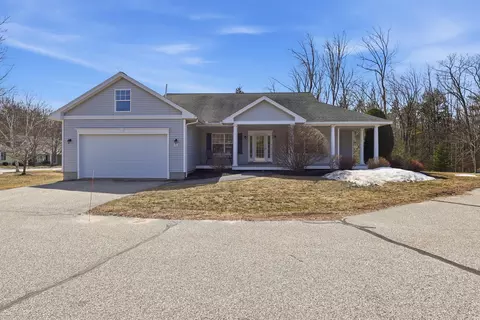 52 Macintosh Ln #52, Old Orchard Beach, ME 04064