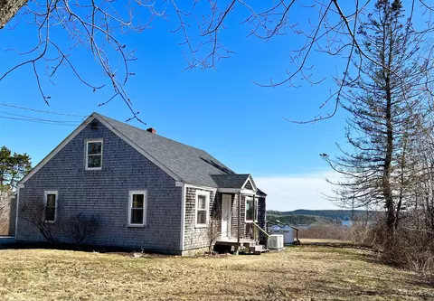 113 Battle Ave, Castine, ME 04421