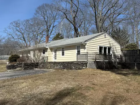 10 Shore View Dr, Yarmouth, ME 04096