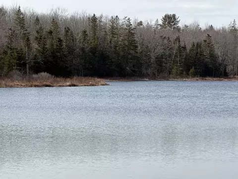 25 Guzzle Rd # C, Gouldsboro, ME 04607