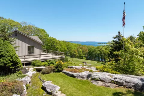 153 Back Shore Rd, Round Pond, ME 04564