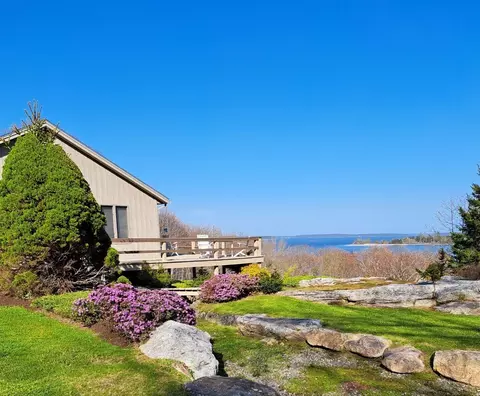 153 Back Shore Rd, Round Pond, ME 04564